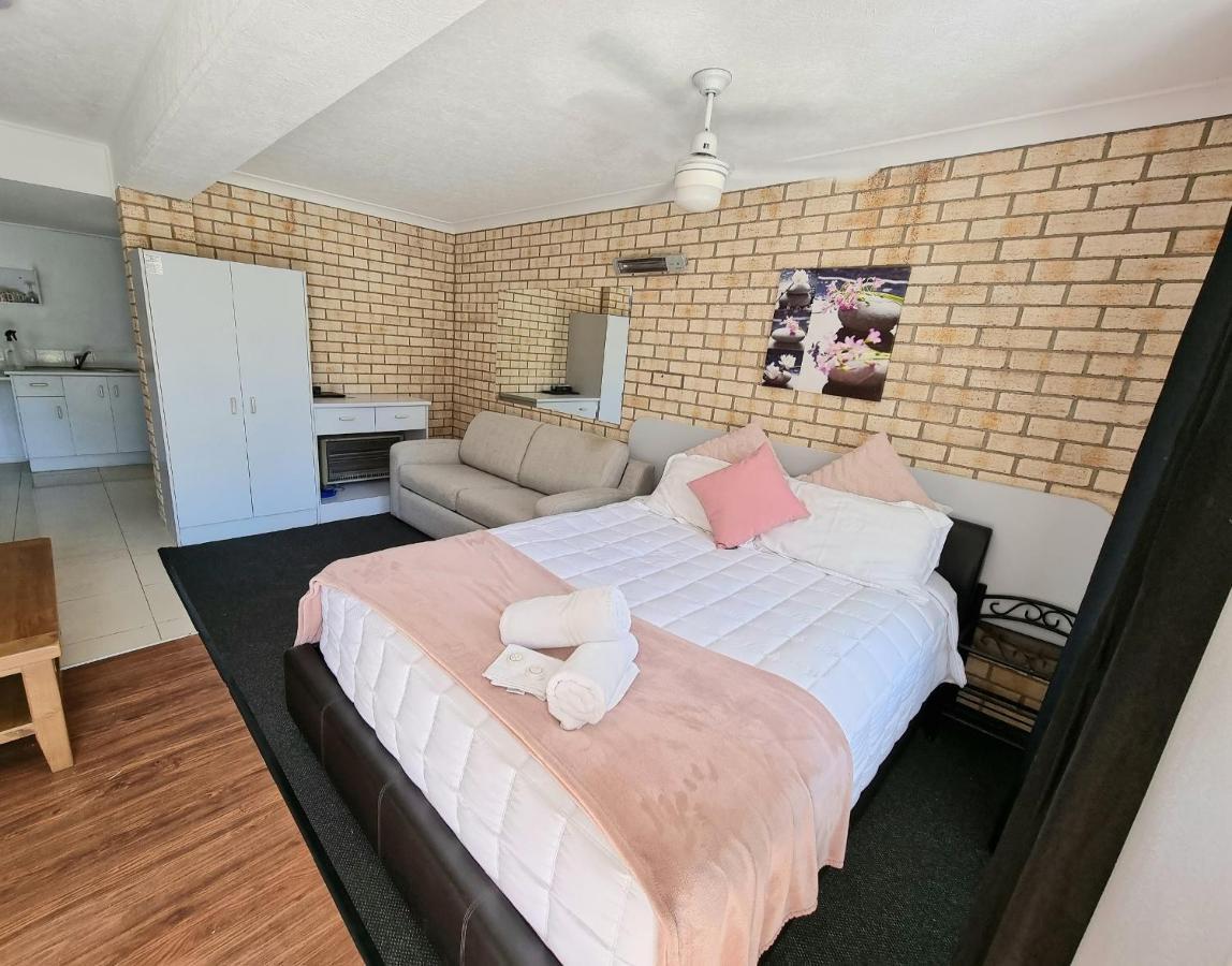 Ocean Parade Motel Coffs Harbour Buitenkant foto